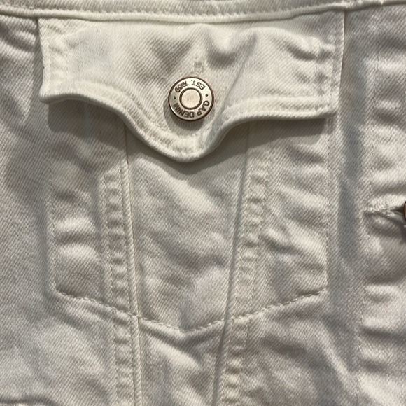 GAP.  Women’s white icon Jean jacket.  Size small.  Denim. - Picture 4 of 14